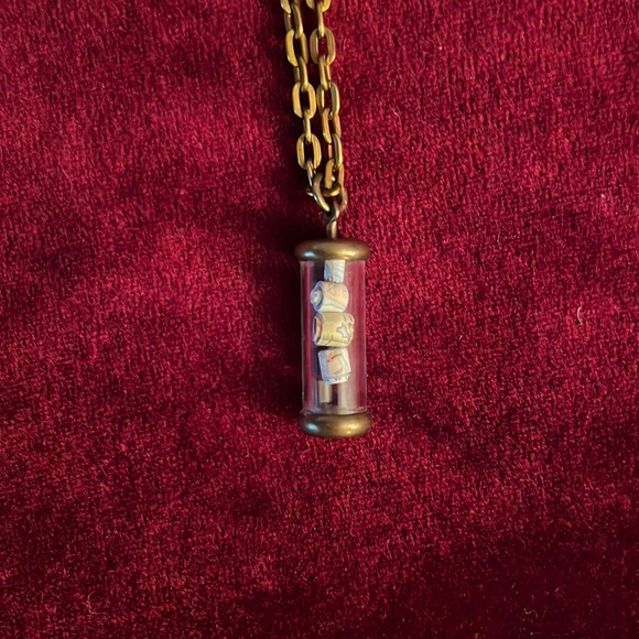 Vintage pendant, tube with maps (?) inside - Picture 1 of 2
